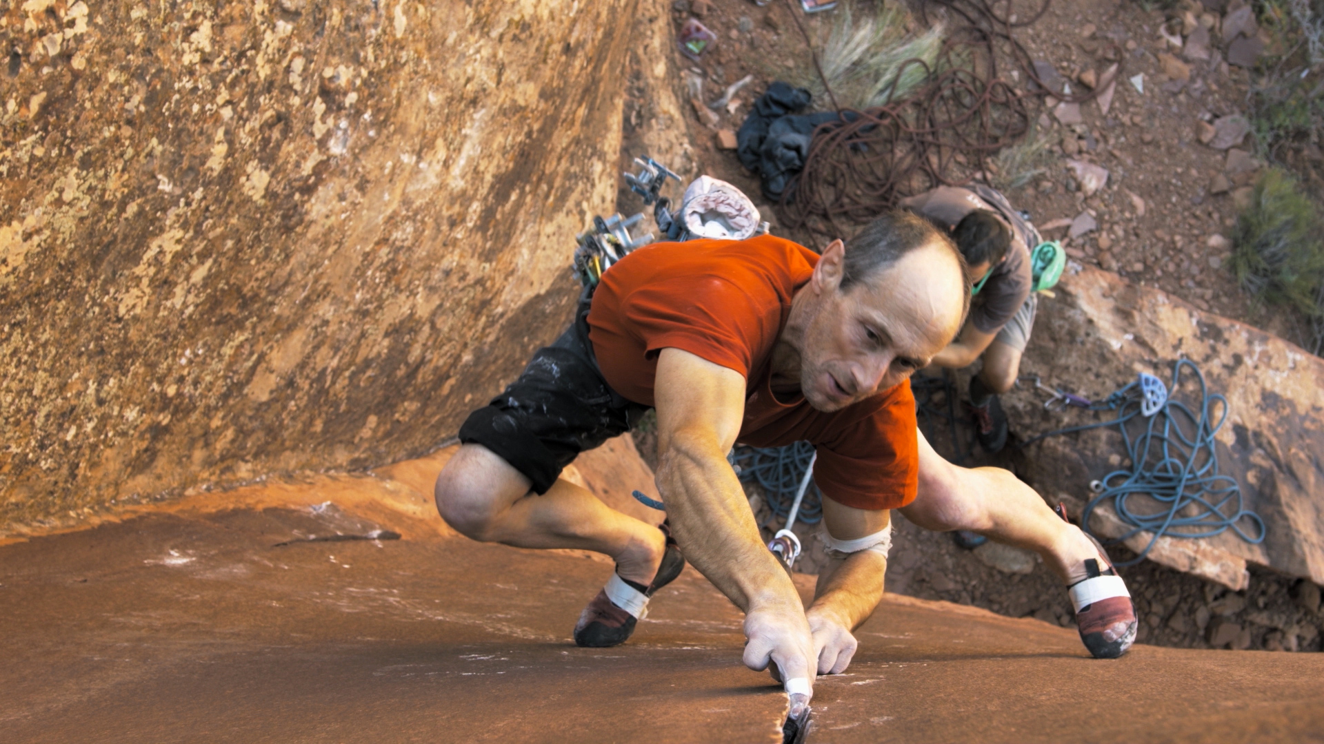 Alan on Superette Crack Photo- Greg Cairns - The Climbing Zine